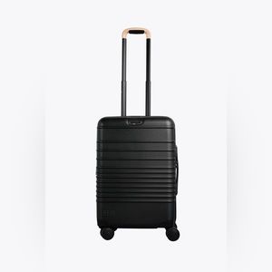 BRAND NEW BEIS CARRY ON
